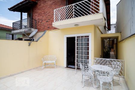 Casa à venda com 180m², 3 quartos e 4 vagasVaranda