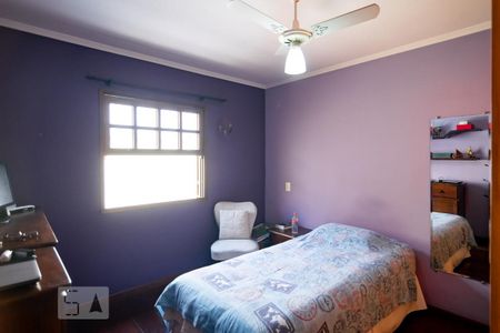 Casa à venda com 180m², 3 quartos e 4 vagasQuarto 1 - Suíte