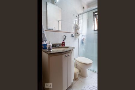 Casa à venda com 180m², 3 quartos e 4 vagasBanheiro Quarto 3 - Suíte