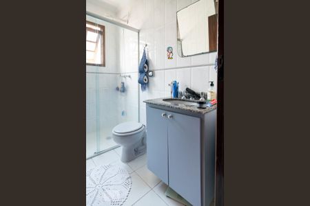 Casa à venda com 180m², 3 quartos e 4 vagasBanheiro Quarto 1 - Suíte