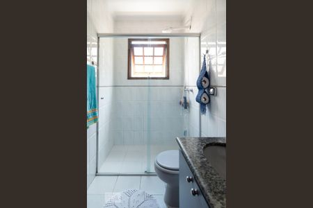 Casa à venda com 180m², 3 quartos e 4 vagasBanheiro Quarto 1 - Suíte