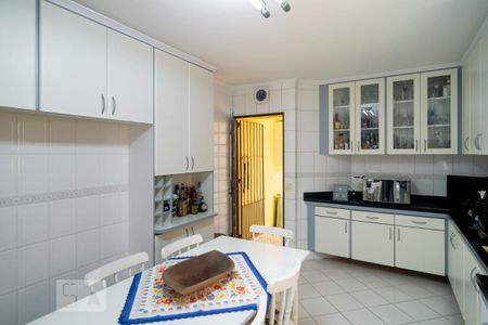 Casa à venda com 180m², 3 quartos e 4 vagasCozinha