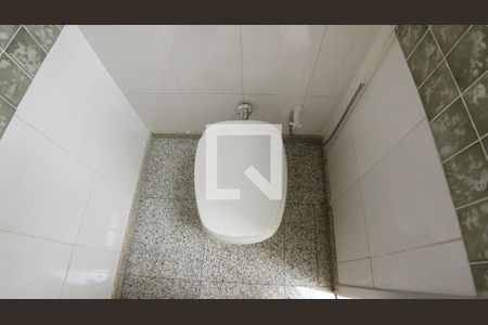 Casa de condomínio à venda com 110m², 3 quartos e 2 vagasBanheiro