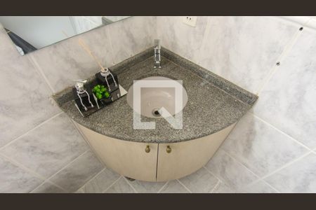 Casa de condomínio à venda com 110m², 3 quartos e 2 vagasBanheiro