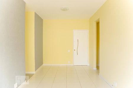 Sala de apartamento para alugar com 2 quartos, 90m² em Barra da Tijuca, Rio de Janeiro