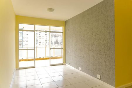 Sala de apartamento para alugar com 2 quartos, 90m² em Barra da Tijuca, Rio de Janeiro