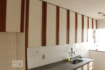 Apartamento à venda com 64m², 2 quartos e 1 vagaCozinha - Armários