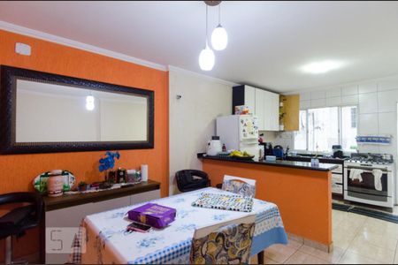 Casa à venda com 116m², 2 quartos e sem vaga Casa à venda com 116m², 2 quartos e sem vagaCozinha