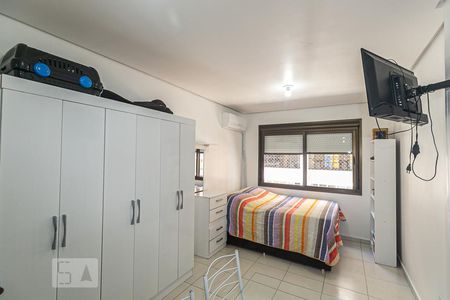 Sala/Quarto de kitnet/studio à venda com 1 quarto, 30m² em Centro Histórico, Porto Alegre