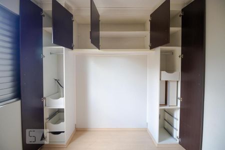 Apartamento para alugar com 49m², 2 quartos e 1 vagaQuarto 01 - Armário