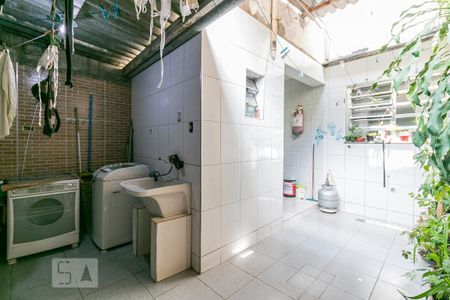 Casa à venda com 100m², 2 quartos e sem vagaÁrea de Serviço 