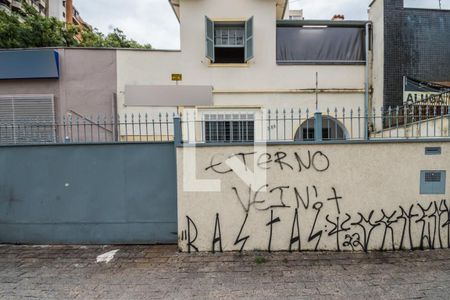 Casa à venda com 254m², 3 quartos e 15 vagasFachada