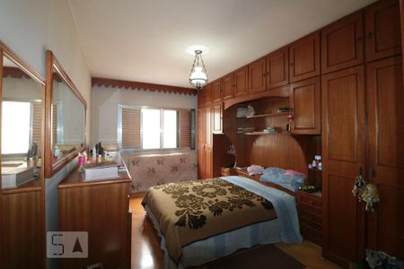 Casa à venda com 200m², 4 quartos e 2 vagasSuite