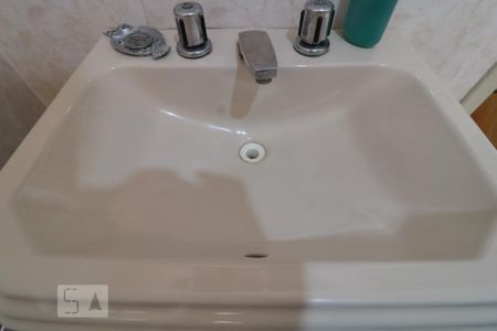 Casa à venda com 200m², 4 quartos e 2 vagasBanheiro Social - tanque