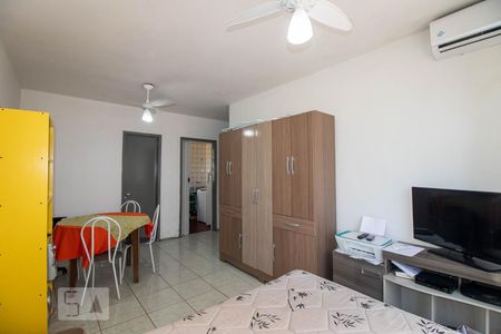Quarto e Sala de kitnet/studio para alugar com 1 quarto, 38m² em Petrópolis, Porto Alegre
