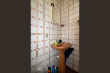 Banheiro de kitnet/studio para alugar com 1 quarto, 38m² em Petrópolis, Porto Alegre