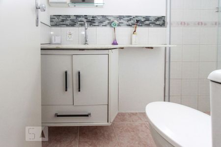 banheiro de apartamento para alugar com 2 quartos, 49m² em Quinta da Paineira, São Paulo