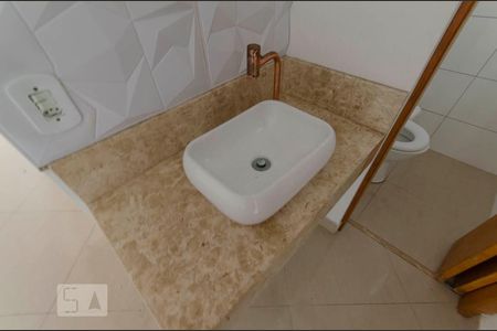 Lavabo de casa para alugar com 3 quartos, 156m² em Jardim Triana, São Paulo
