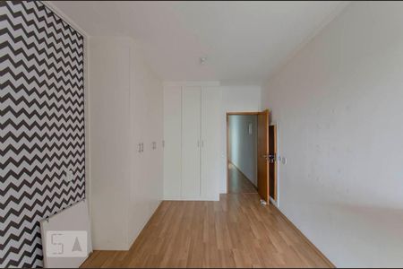 Suíte de casa para alugar com 3 quartos, 156m² em Jardim Triana, São Paulo