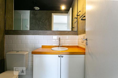 Studio à venda com 34m², 1 quarto e sem vaga Studio à venda com 34m², 1 quarto e sem vagaBanheiro