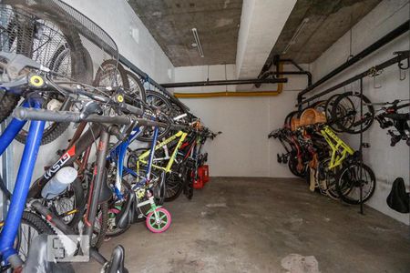 Studio à venda com 34m², 1 quarto e sem vaga Studio à venda com 34m², 1 quarto e sem vagaÁrea comum - Bicicletário