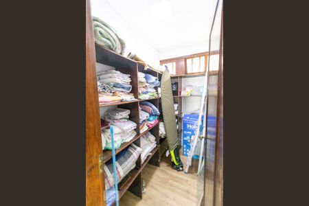 Casa à venda com 450m², 6 quartos e 6 vagasArmario