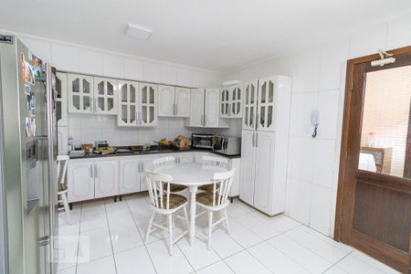 Casa à venda com 450m², 6 quartos e 6 vagasCozinha