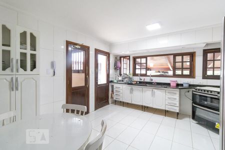 Casa à venda com 450m², 6 quartos e 6 vagasCozinha