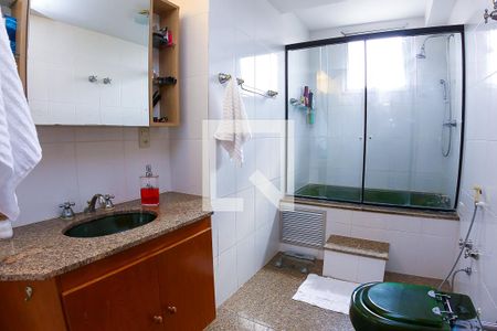 Apartamento à venda com 155m², 3 quartos e 3 vagasBanheiro da Suíte 2