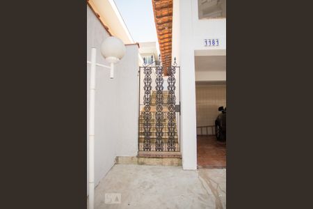 Casa à venda com 365m², 7 quartos e 4 vagas Casa à venda com 365m², 7 quartos e 4 vagasEntrada lateral