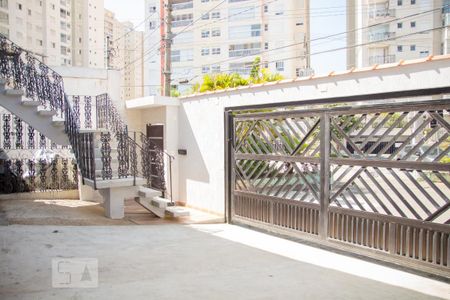 Casa à venda com 365m², 7 quartos e 4 vagas Casa à venda com 365m², 7 quartos e 4 vagasEntrada