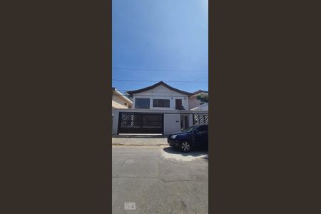 Casa à venda com 365m², 7 quartos e 4 vagas Casa à venda com 365m², 7 quartos e 4 vagasFachada