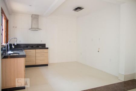 Casa à venda com 365m², 7 quartos e 4 vagas Casa à venda com 365m², 7 quartos e 4 vagasCozinha