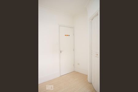 Casa à venda com 365m², 7 quartos e 4 vagas Casa à venda com 365m², 7 quartos e 4 vagasQuarto 3