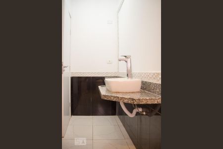 Casa à venda com 365m², 7 quartos e 4 vagas Casa à venda com 365m², 7 quartos e 4 vagasBanheiro do quarto 1