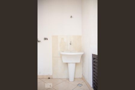 Casa à venda com 365m², 7 quartos e 4 vagas Casa à venda com 365m², 7 quartos e 4 vagasÁrea de Serviço