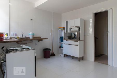 Casa de condomínio à venda com 220m², 3 quartos e 2 vagasCozinha