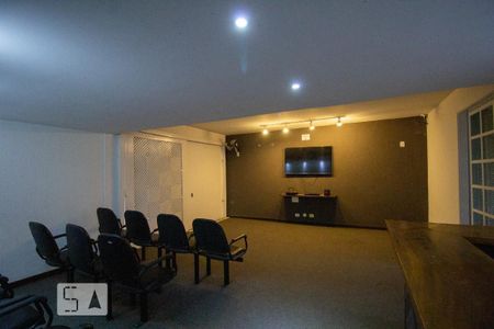 Casa de condomínio à venda com 220m², 3 quartos e 2 vagasCinema