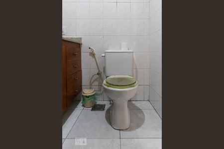 Casa de condomínio à venda com 220m², 3 quartos e 2 vagasBanheiro da suíte 1