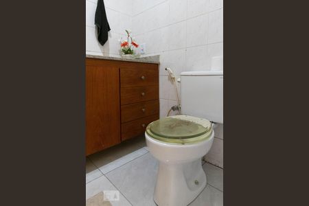 Casa de condomínio à venda com 220m², 3 quartos e 2 vagasBanheiro da suíte 1