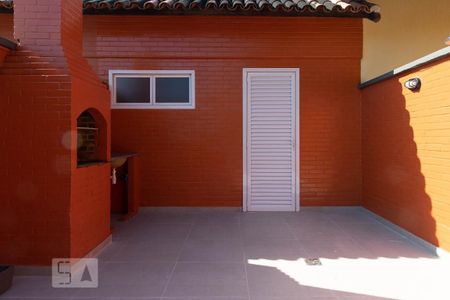 Casa de condomínio à venda com 220m², 3 quartos e 2 vagasTerraço