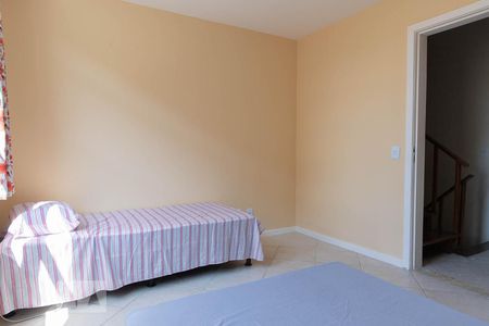 Casa de condomínio à venda com 220m², 3 quartos e 2 vagasSuíte 2