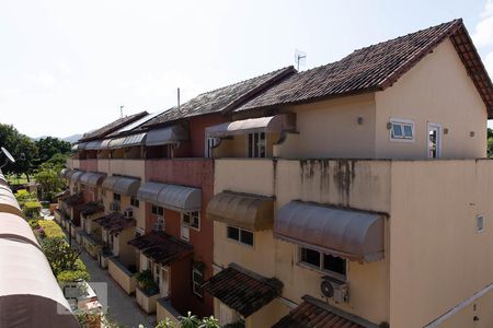 Casa de condomínio à venda com 220m², 3 quartos e 2 vagasVista do quarto