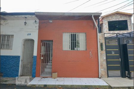Casa de condomínio à venda com 75m², 1 quarto e 1 vaga Casa de condomínio à venda com 75m², 1 quarto e 1 vagaFachada