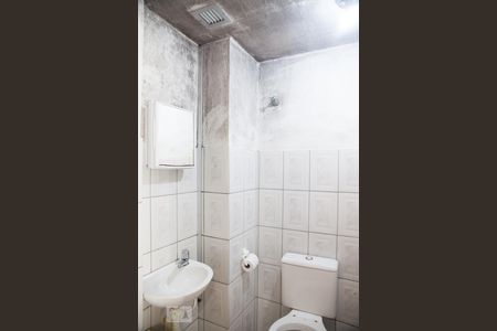 Banheiro de kitnet/studio para alugar com 1 quarto, 34m² em Centro, São Paulo