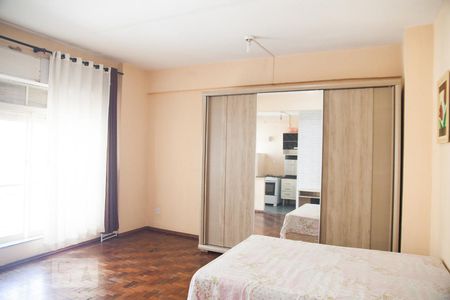Sala/Quarto de kitnet/studio para alugar com 1 quarto, 34m² em Centro, São Paulo