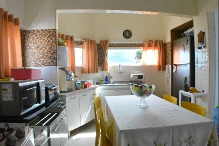 Casa de condomínio para alugar com 240m², 3 quartos e 1 vagaCozinha