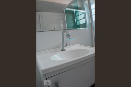 Casa de condomínio para alugar com 240m², 3 quartos e 1 vagaBanheiro Social