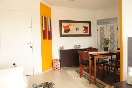 Sala de apartamento para alugar com 2 quartos, 55m² em Vila Liviero, São Paulo