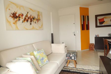 Sala de apartamento para alugar com 2 quartos, 55m² em Vila Liviero, São Paulo